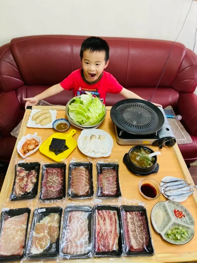宅配燒肉開箱 火山岩VolcanicRock 32盎司雙人燒肉分享餐 9種肉品及主廚牛筋湯 防疫期間宅配優惠