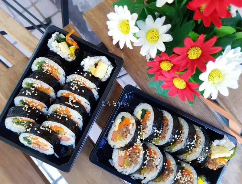 《高雄美食》韓煮廚❤歐爸賣的韓國海苔飯捲，銅板價格~