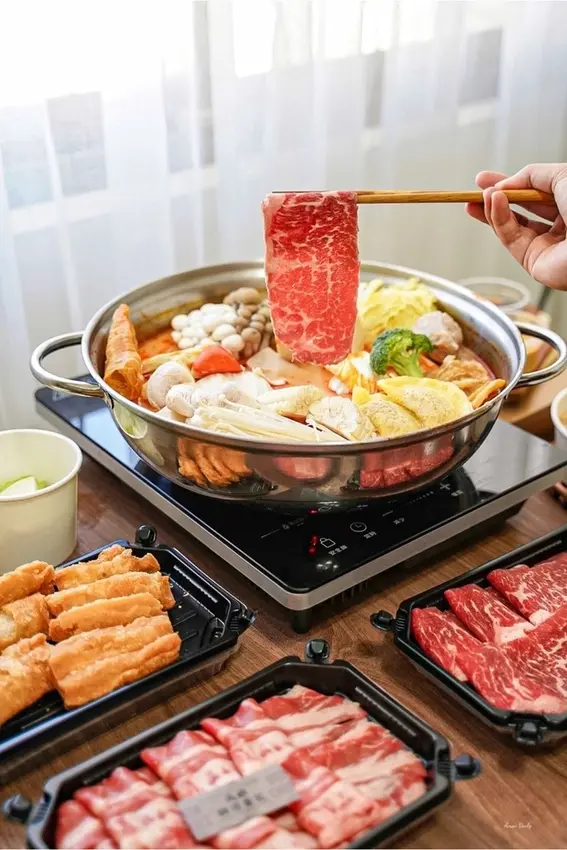 | 高雄美食 |高雄最美火鍋店/獨特暖腩湯底辣個牛豆乳超唰嘴/必點超嫩霜降牛肉/溫肚火鍋untōo