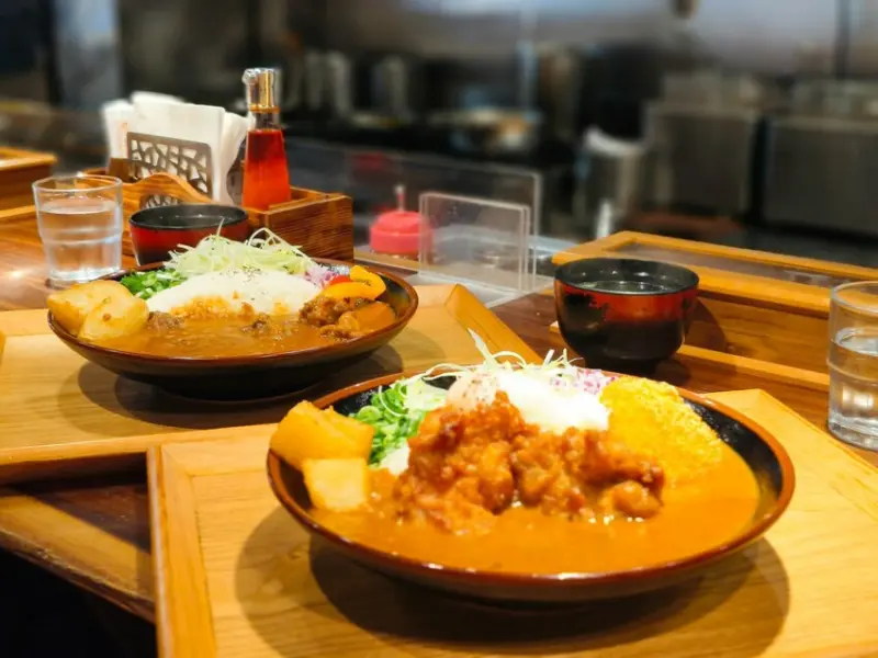 隱家拉麵集團的旗下新品牌之一，咖哩美味服務親切值得來一吃喔