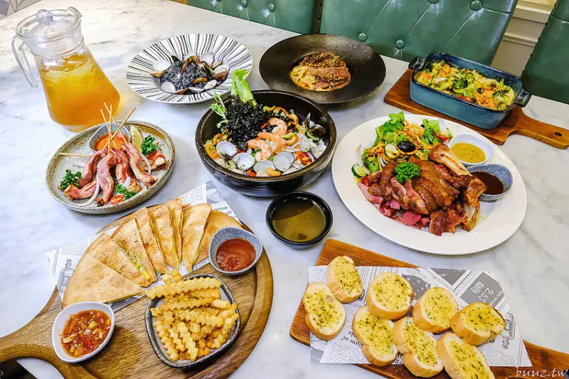 布丁熊甜點超可愛，雛菊見森林歐風餐館，分享餐很划算，生日客製化畫盤有滿滿歡樂～