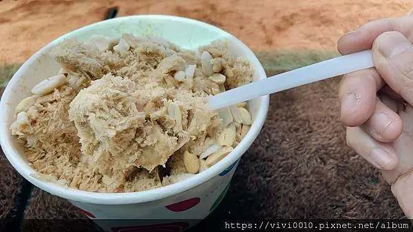 新北.雙溪-雙溪蔡冰每年夏天一定要來買的雪花冰，cp值超高!最推它們家的花生牛奶雪花冰，又香又濃的花生香氣，一碗只要NT$60元