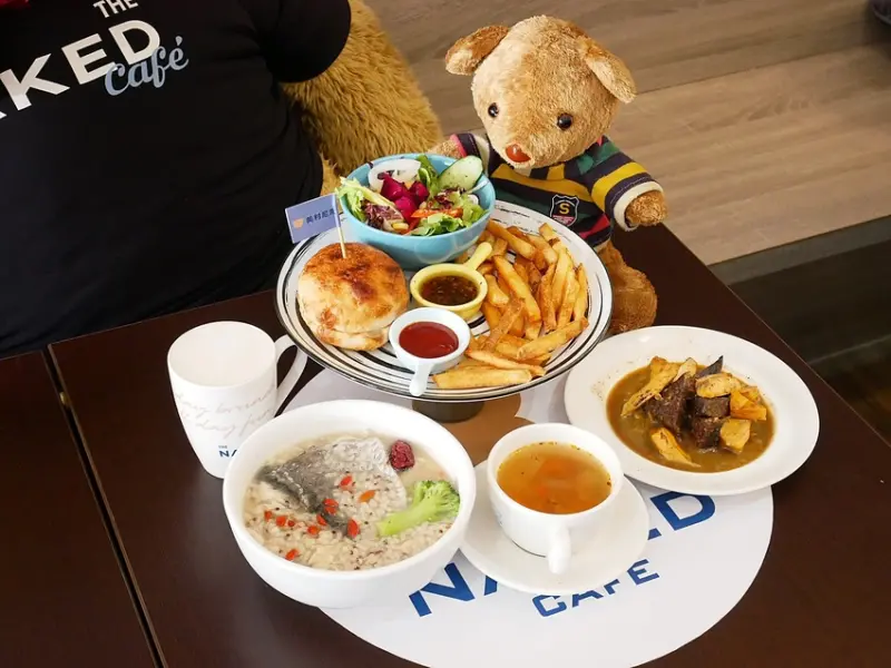 台中大里早午餐，Q堡首先大推，搭配上甜的藍莓乳酪也太讚，當成主食或下午茶都完美-美村尼克