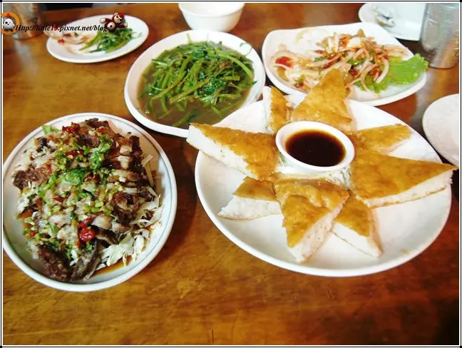 台南東區 巴東泰式料理 生意無敵好