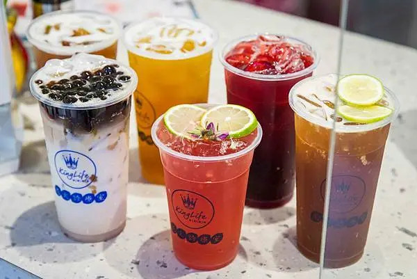 桃園手搖飲推薦-退火診療室，盛夏裡來一杯好喝又可愛的槌擊鮮檸茶吧！保証讓你透心涼呢！(邀約)