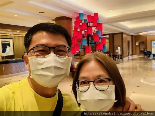 iRiver愛河牛排海鮮自助餐廳/帆船造型有特色，氣氛悠閒服務好，靠海吃海螃蟹鮮，甜點精緻價更高。/善用五倍券、信用卡優惠用餐更超值！/