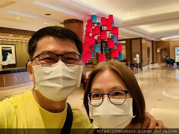 iRiver愛河牛排海鮮自助餐廳/帆船造型有特色，氣氛悠閒服務好，靠海吃海螃蟹鮮，甜點精緻價更高。/善用五倍券、信用卡優惠用餐更超值！/