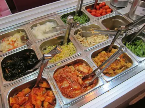 韓朝韓式料理 (10幾種韓式小菜無限供應)