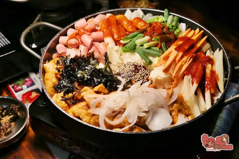 台南最佛心的韓式料理，韓式小菜任你吃到飽：韓朝韓式料理 - 熱血玩台南。跳躍新世界