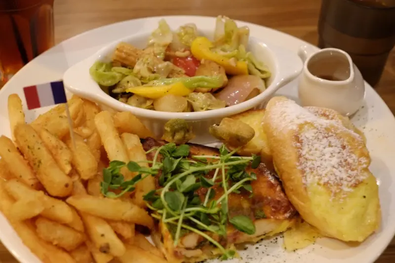 
台北國父紀念館站-她他小餐館
