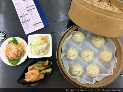 上海好味道小籠湯包-奔放!如脫韁野馬般暴走在舌壁齒縫間的鮮美湯汁