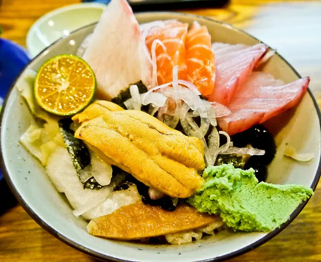 台北 市民大道 宇澤小鋪 吃生魚丼