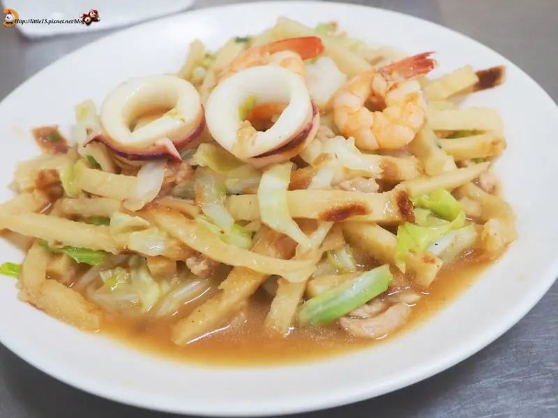 金門館 台南高人氣麵館 大林國宅美食 必點炒餅 燒餅出爐一定要先買