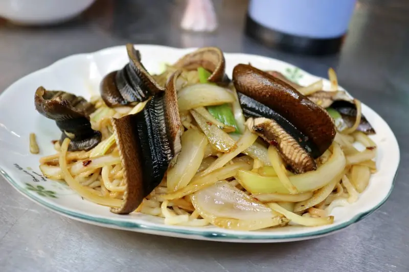 台南｜阿銘鱔魚意麵 台南小吃推薦．比排隊名店更好吃 - 奇奇一起玩樂趣