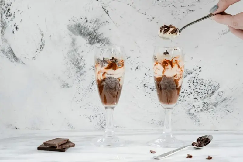 日子雖難，也要來點甜！每口都是濃醇不已的巧克力香-好市多義大利巧克力香檳杯