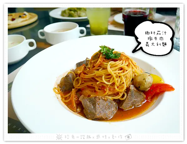 [台南食記] 永恆天詩義式美食咖啡館~主餐390元起附加無限享用沙拉吧&現烤披薩&精緻甜點&哈根達斯冰淇淋！吃到飽！