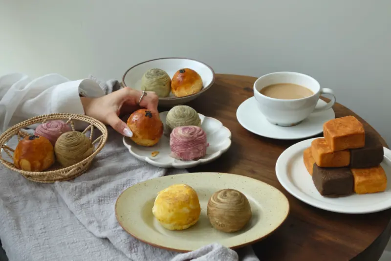 蛋黃酥界天花板～台北文山區山崴烘焙創意四色月餅，沒想到還有這種口味！