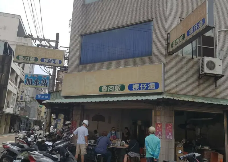 料多超豐富只開三小時-嘉義國際豬血湯