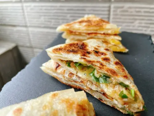 【日常分享】抓餅控報到！ 易美旭千層餅銷魂酥脆讓人停不下口 艾兒比冷凍宅配美食推薦