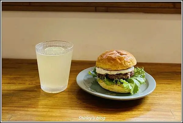 捷運中山站 ‧ 嶼木早餐(漢堡/咖啡/飲料)