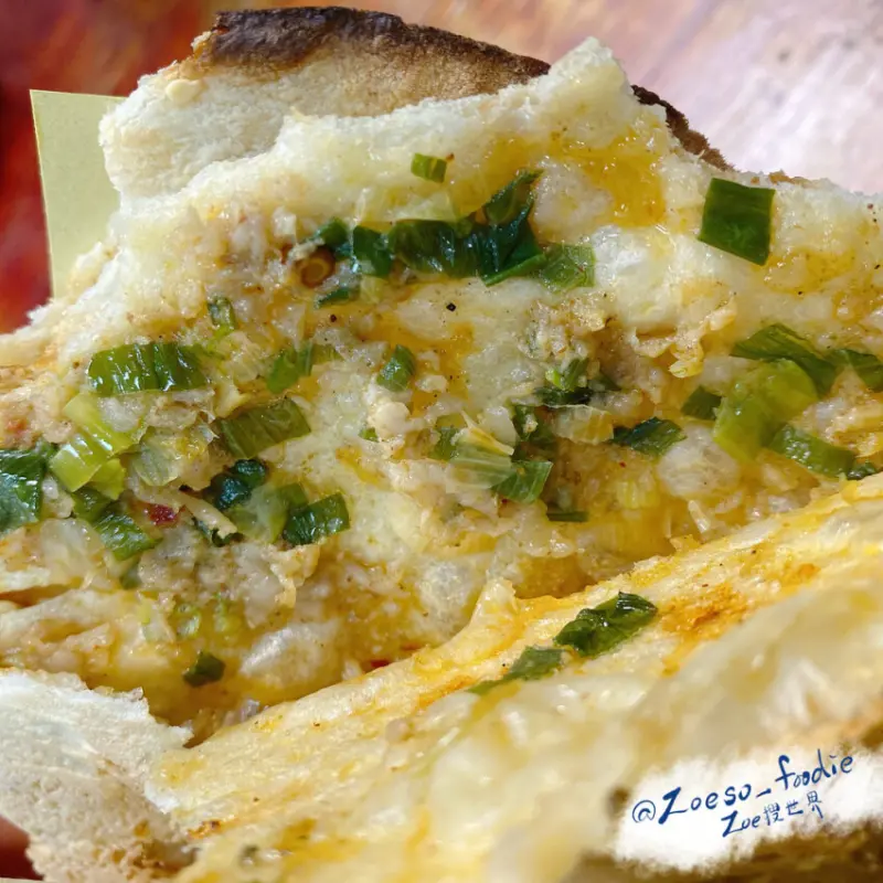 台南永康人氣湖北美食，小匠鍋盔—香酥薄脆的餅皮搭配香蔥豬肉鹹餡，好吃的一口接一口