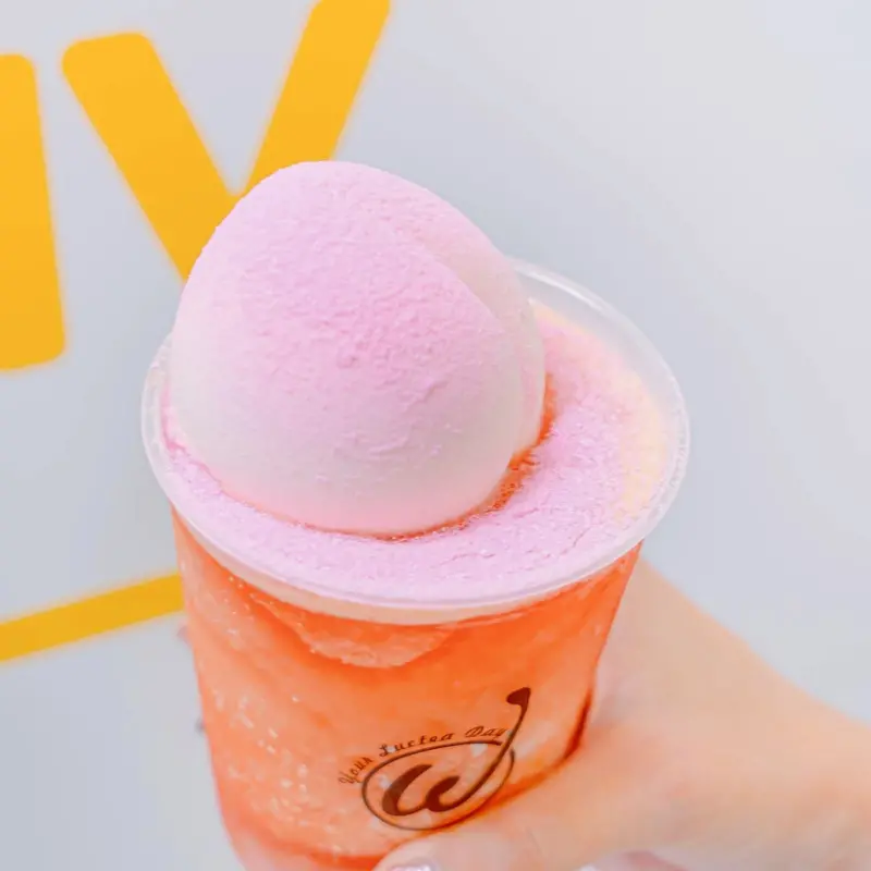 夏天必喝水果茶，少女心的奶蓋桃子和健康爽口茶飲，各種水果供你挑 | 【新北 樹林區】TrueWin初韻樹林站前店
