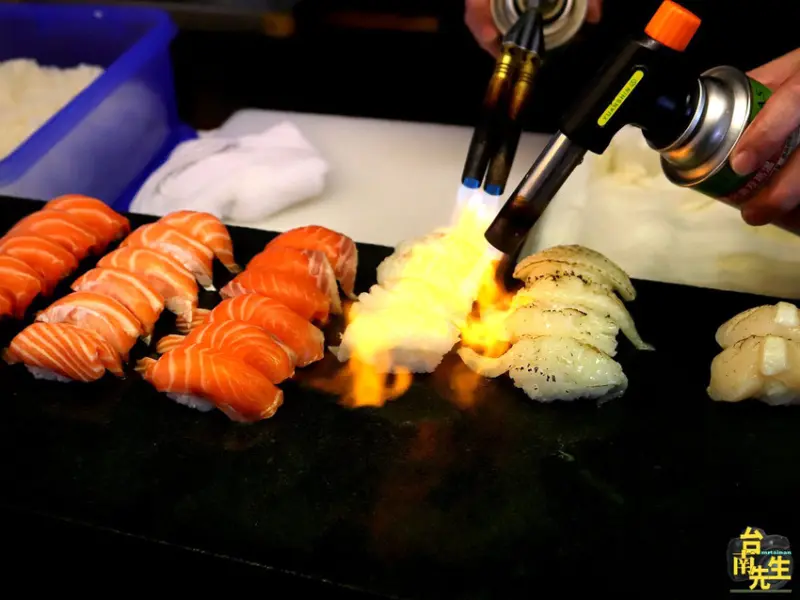 台南握壽司／隱身傳統市場內／一周只賣4天／限量供應售完為止／價格親民物超所值／沒有在地人帶路找不到