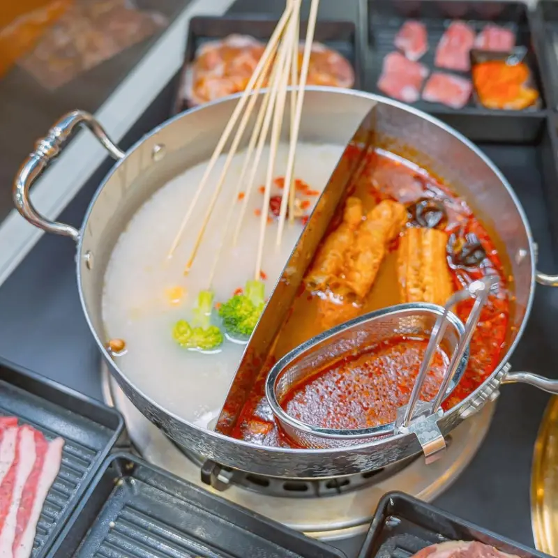 超狂的串串火鍋與燒烤吃到飽，找些親朋好友一起來開包廂吃燒肉、鴛鴦鍋 | 【台北 中山區】夜問長安串串燒肉店