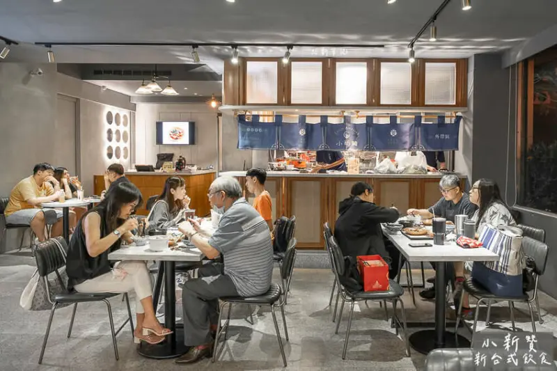 阿新筆記|小新贊新台式飲食|台中美食推薦，川辣滷肉飯香辣迷人，麻辣鍋椒麻口感一吃就上癮～