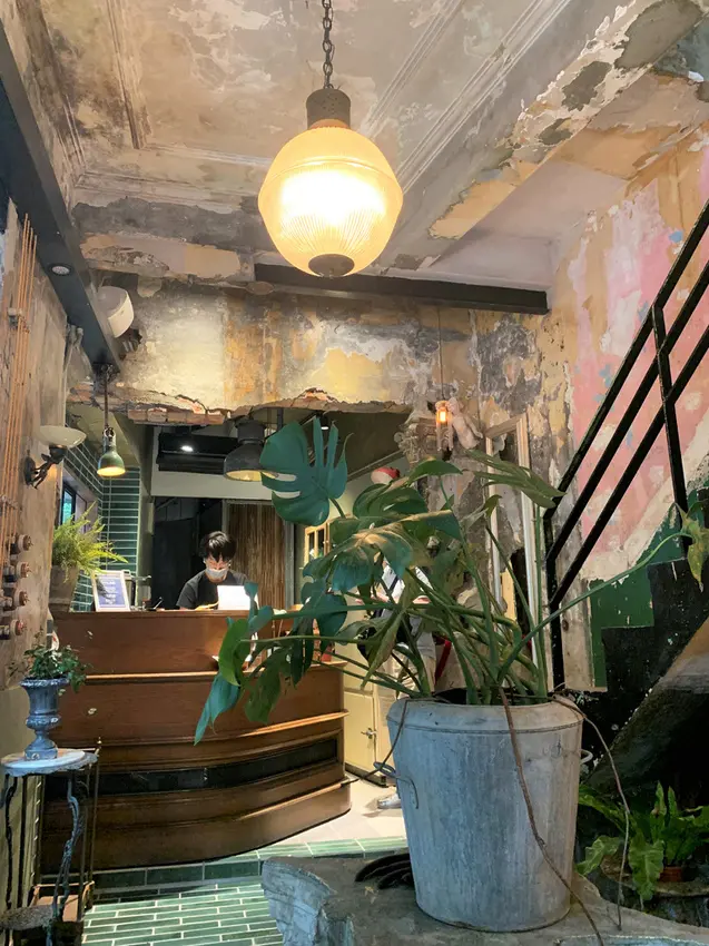 必收藏的老宅咖啡廳－新開幕的可頌鬆餅&偷閒咖啡，熱登IG打卡點，中山區近捷運雙連站