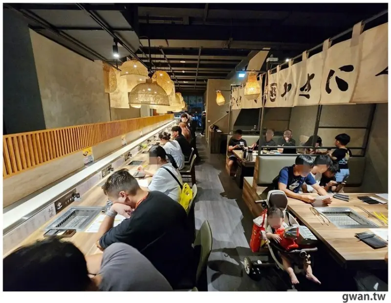 網評4.9星！台中超人氣燒肉，剛營業就全客滿，生意好到再擴一層樓！