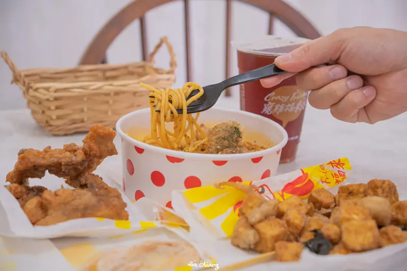 台中南區炸雞店、義大利麵，邊吹冷氣邊等餐很舒服，窺雞福來得興大店