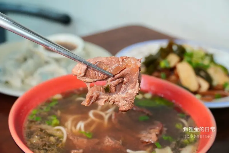 台中美食｜賴家水餃 牛肉麵、水餃、肉羹、炒飯、炒麵、滷味、黑白切 選擇超豐富的在地小吃店