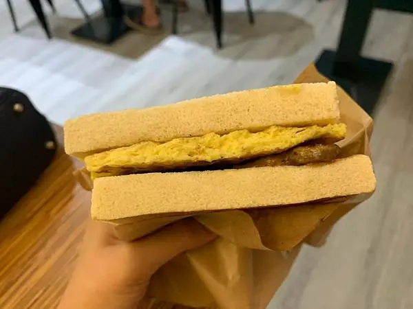 【新北 三重】花樂發 三重店//2021三重新開幕早午餐店 9/27開始正式營業 使用雲林究好豬 必吃肉排蛋吐司