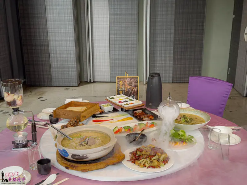 印月餐廳｜南屯區台中市–四人烤鴨套餐超優惠，一鴨三吃搭配經典名菜，味覺與視覺的饗宴