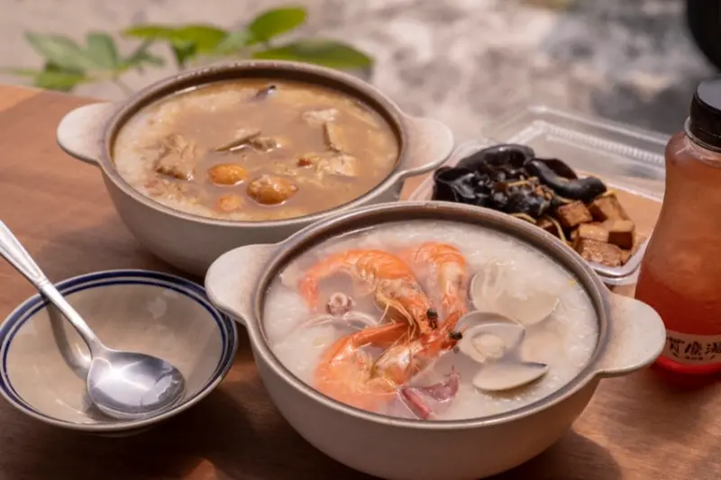台南美食 貫糜湯海鮮粥｜這碗太澎湃！台南超人氣台式海鮮粥，獨家「麻辣魚蛋海味粥」開胃必朝聖 · 算命的說我很愛吃