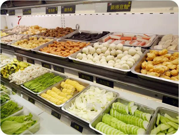 美食。餐廳│ 台南市永康區 吃到飽連鎖火鍋 XM 麻辣鍋 永康店 食材超多選擇 ❤跟著Livia享受人生❤