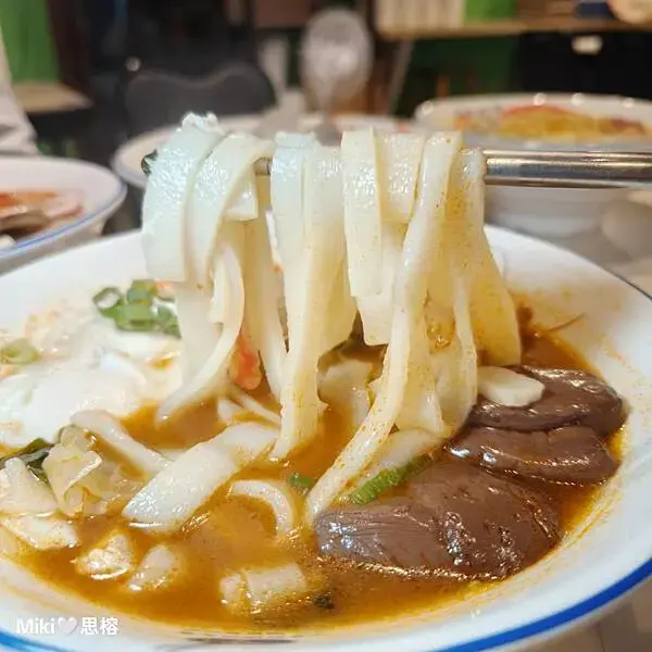 【高雄】二番紅鍋燒食事 蔬果新鮮熬煮​  湯頭 餐點可客製化