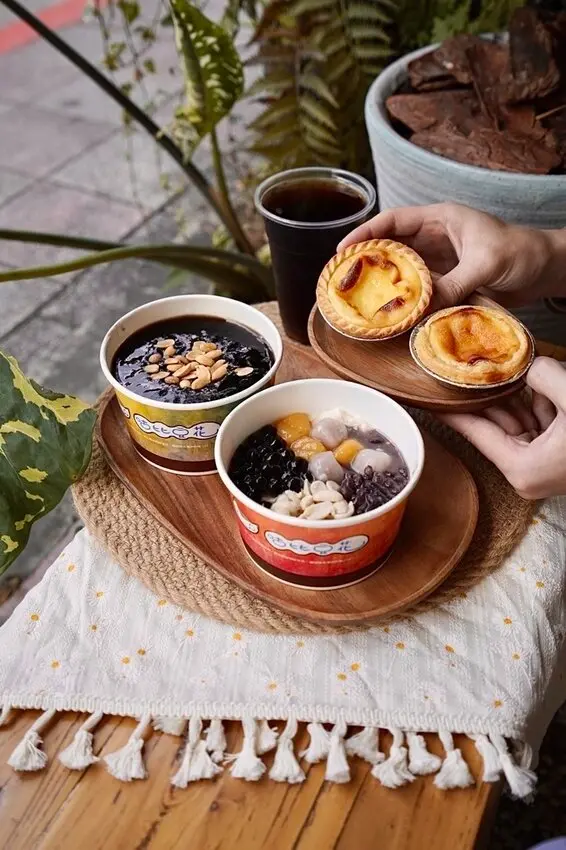 咕比豆花 - 純手工製作天然豆花、燒呼呼燒仙草、酥脆蛋塔，延三夜市必吃傳統甜品，大同區親子餐廳推薦