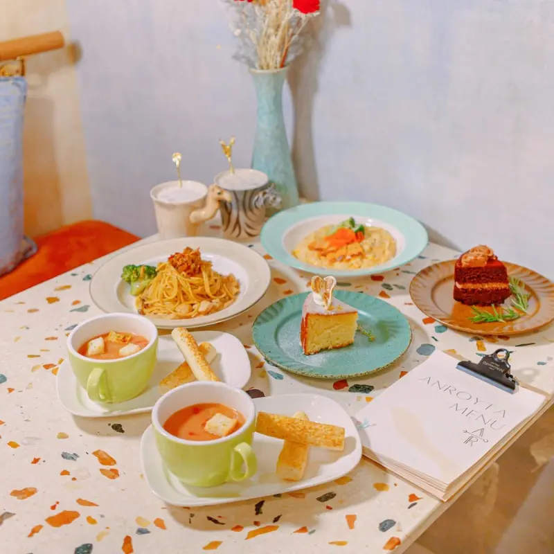 異國摩洛哥風情的複合餐飲，好吃義大利麵、經典下午茶，還能邊逛韓系服飾 | 【台北 中山區】Anroyta