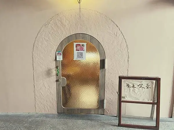 台南「雀色喫茶」悄悄闖入夢幻又奇幻仙境。