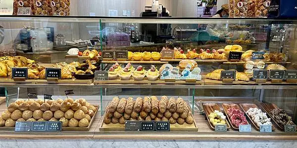 台中西區甜點｜法芙妮烘焙甜點-勤美商圈下午茶 泡芙 卡滋卡滋棒 芙妮瓦茲 蛋塔 推薦 草悟道 可外送