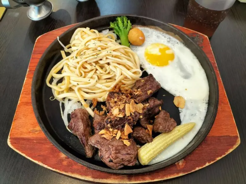 肉質鮮甜軟嫩CP超高的排餐-嘉義魔力牛牛排館