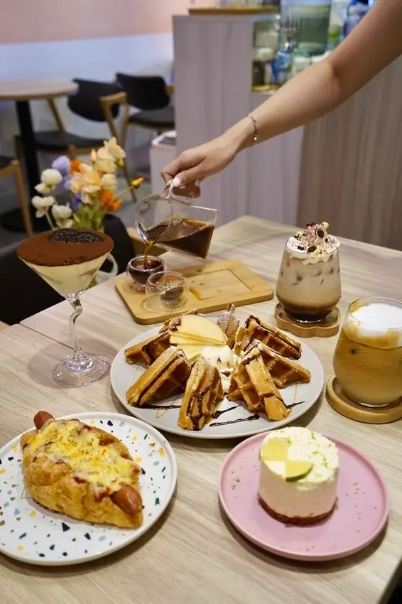 1966Cafe-板橋貓咪咖啡廳，鬆餅、生乳酪、提拉米蘇、手沖咖啡，板橋超值咖啡廳推薦
