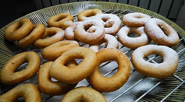 【新北土城】Nick Boys 俄羅斯甜甜圈｜台灣第一家自動化甜甜圈～百年傳承的道地好滋味