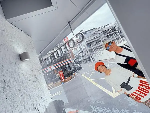 給我老派的浪漫【萬秀洗衣店 COFFEE LAW】吃油條配拿鐵！白色咖啡廳，不限時，WiFi，台北最強西西里咖啡，外帶紙啡機 。