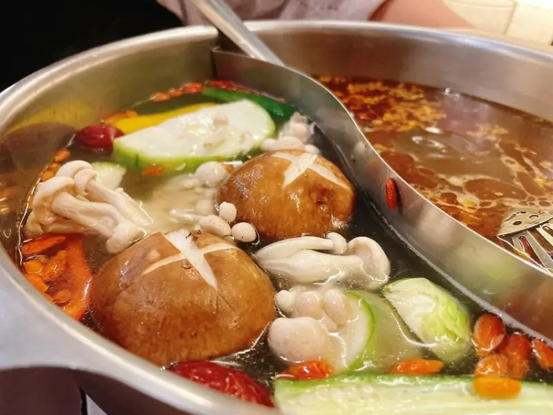 【台南 中西區】台南預約制無菜單火鍋-小二鴛鴦麻辣鍋 不能錯過店家特製松露湯底