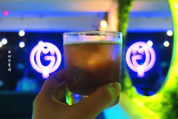 OMG Beverages on Tap｜復興SOGO後方的小天地！逛街逛累了就進來喝一杯～東區酒吧推薦！