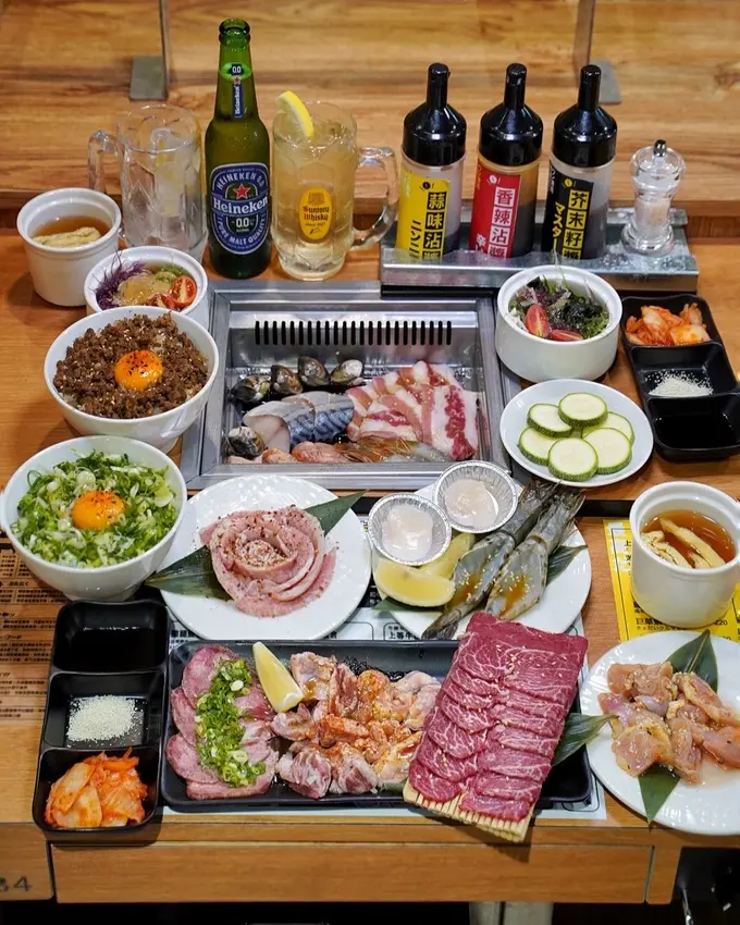 主打一人燒肉的『one&one燒肉』新推出了兩款高CP值的「澳洲M9和牛極盛合」及「海陸盛合」套餐啦！(內有菜單MENU/分店資訊) - 阿華田的美食日記