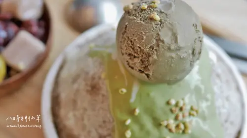 《台中西屯》八時神仙草國家歌劇院形象概念店│在世界建築奇蹟裡吃仙草冰